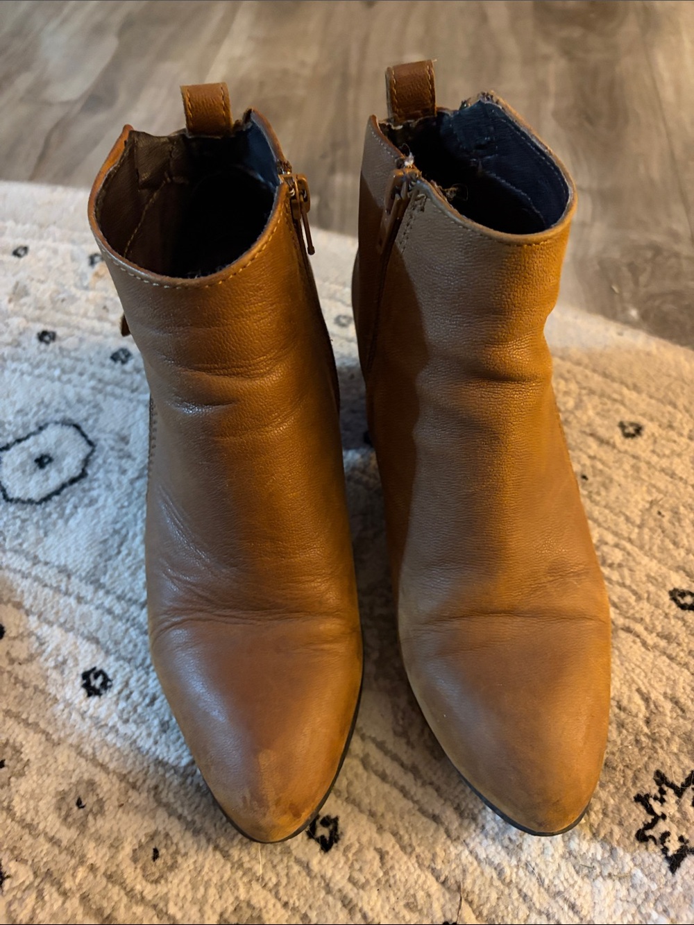 Steve Madden Women’s Tan Leather Ankle Boots - Classic Side-Zip Chelsea Style 7